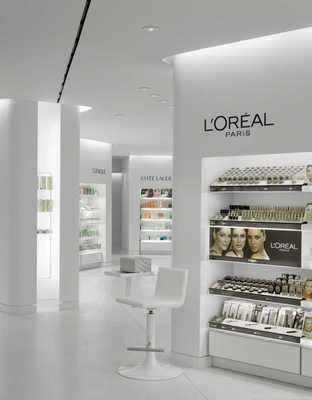 融合之美 專賣店化妝品展示柜與預包裝食品銷售區(qū)的協(xié)同設(shè)計